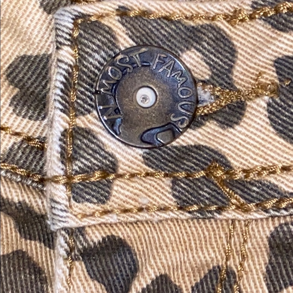 Almost Famous Size 5 Brown Tan Leopard Print Straight Leg Jeans - Picture 11 of 13